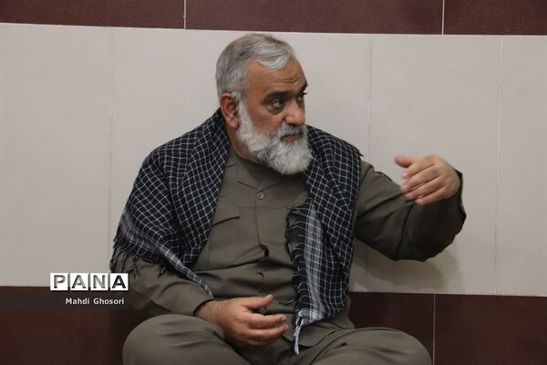 ازدید سردار نقدی از کارگاه تولید ماسک در قم