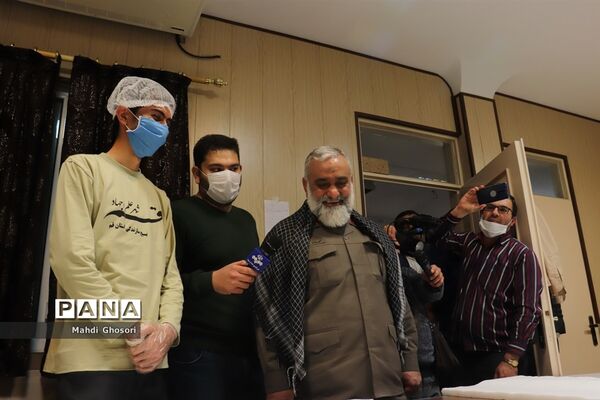 ازدید سردار نقدی از کارگاه تولید ماسک در قم
