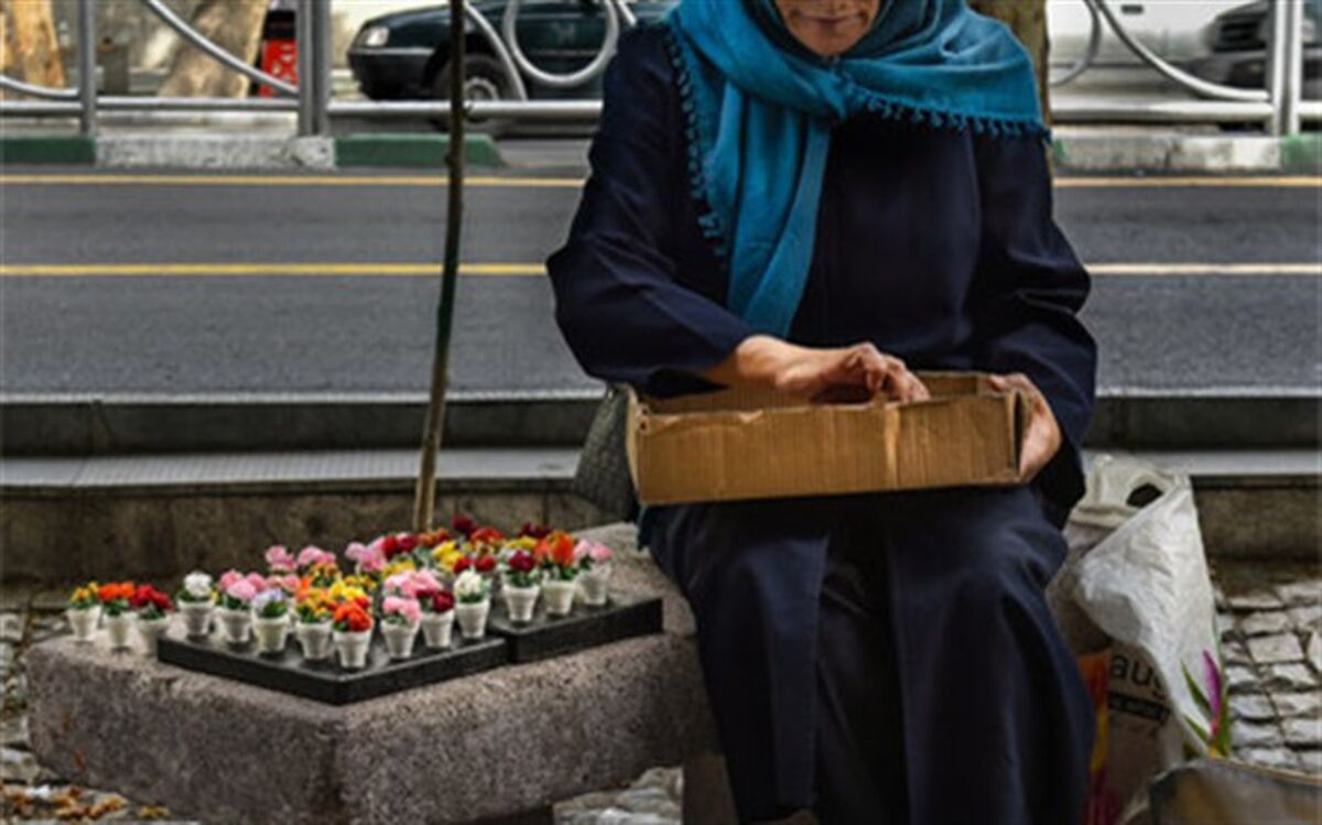 دستفروشان و کارگران روزمزد مازندران برای بسته معیشتی معرفی می‌شوند