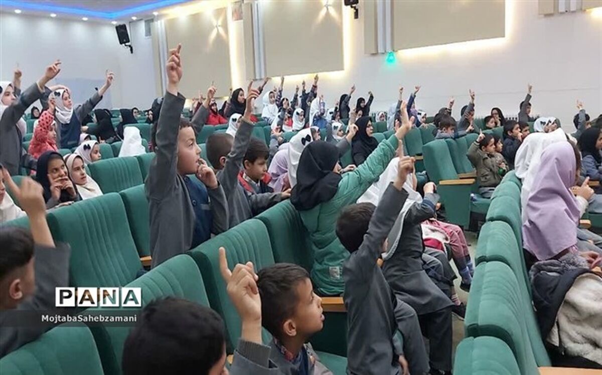 استفاده از فضای مجازی برای پیگیری فعالیت‌های پرورشی و فرهنگی دانش‌آموزان