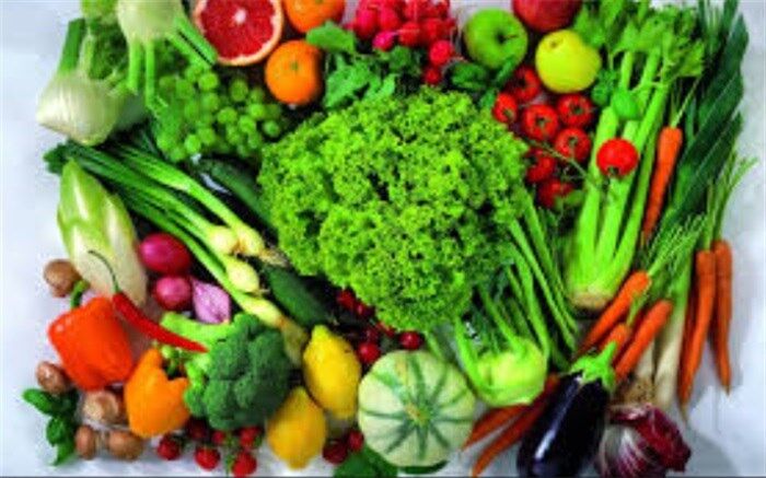برای ضدعفونی و گندزدایی میوه‌ و سبزیجات از آب و چند قطره مایع ظرفشویی استفاده کنید
