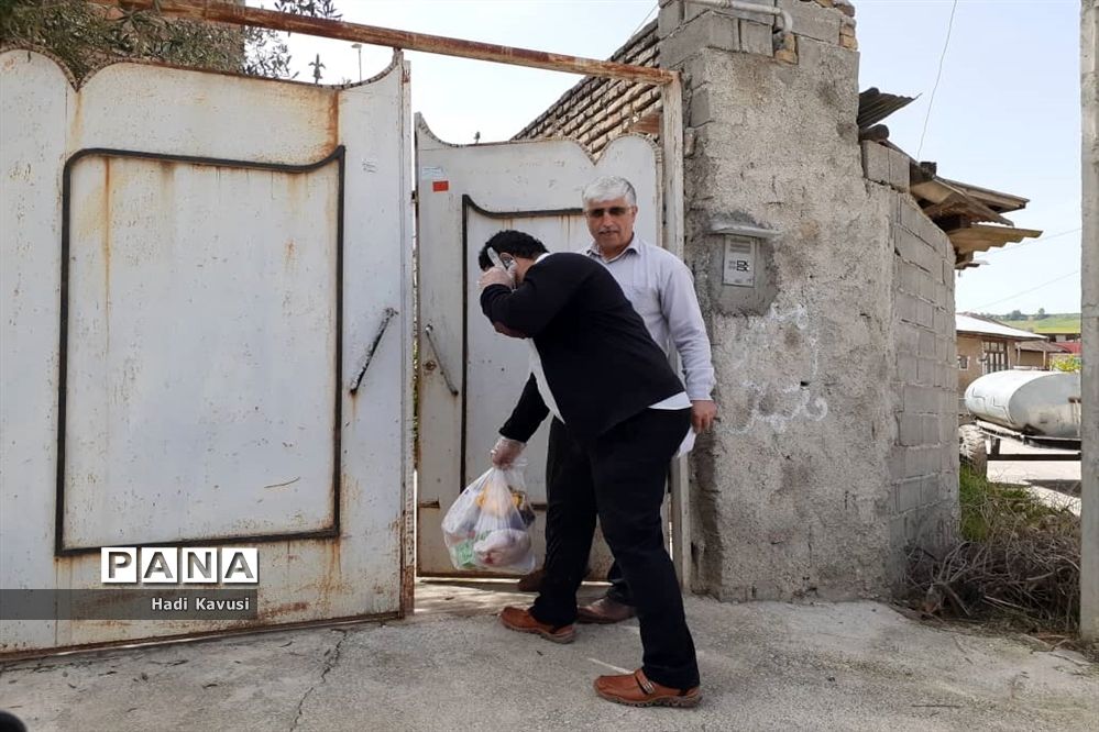 اهدای بسته‌های حمایتی دانش‌آموزان و فرهنگیان میاندورود به اقشار آسیب‌پذیر