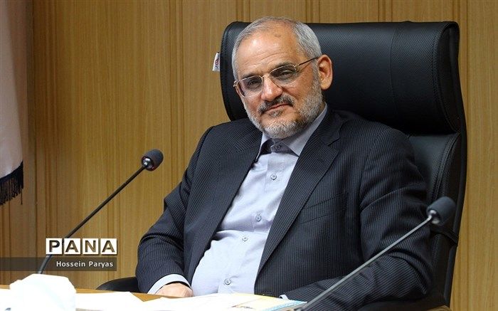 تلاش داریم تا نیمه فروردین که زمان پایان تعطیلات نوروزی است شبکه دانش‌آموزی شاد شکل بگیرد