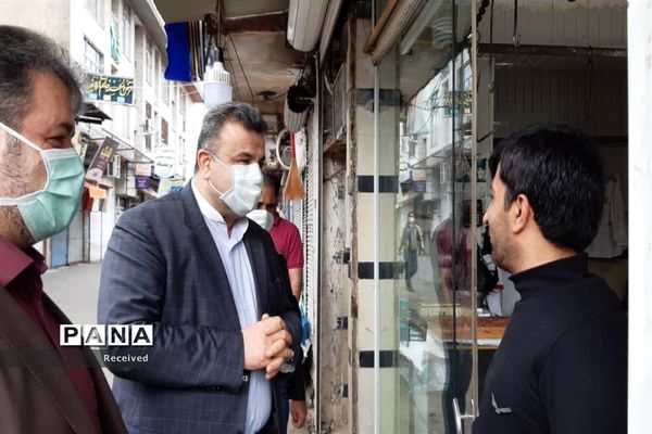 بازدید استاندار از اجرای فاصله‌گذاری اجتماعی در قائم شهر