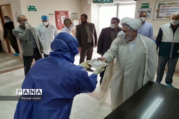 توزیع 400 پرس غذای متبرک آستان قدس رضوی بین کادر درمان و بیماران بیمارستان های میانه
