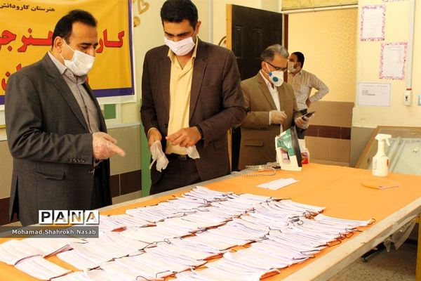 تولید روزانه 250 ماسک در هنرستان‌های علوم و هاجر ناحیه 3 اهواز