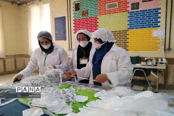 تولید ماسک و محلول ضدعفونی در مدارس فارس