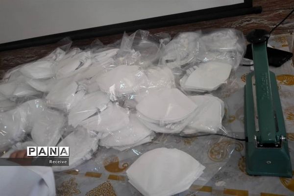 تولید ماسک و محلول ضدعفونی در مدارس فارس