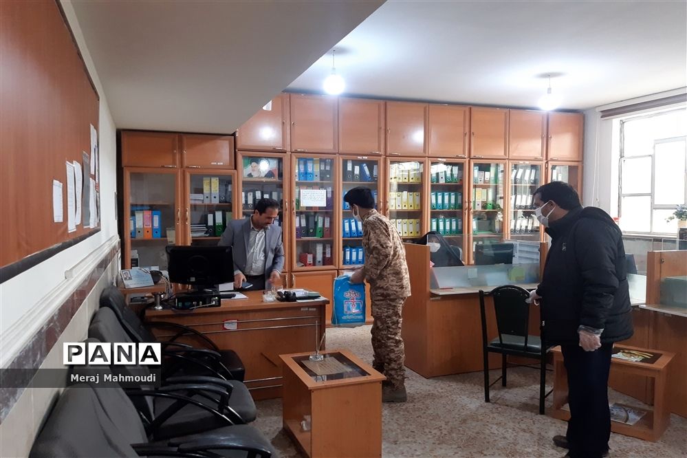 توزیع اقلام بهداشتی در اداره آموزش و پرورش شهرقدس