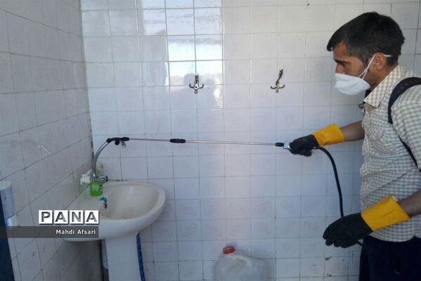 ضدعفونی و گندزدایی مدارس شهرستان درمیان استان خراسان جنوبی