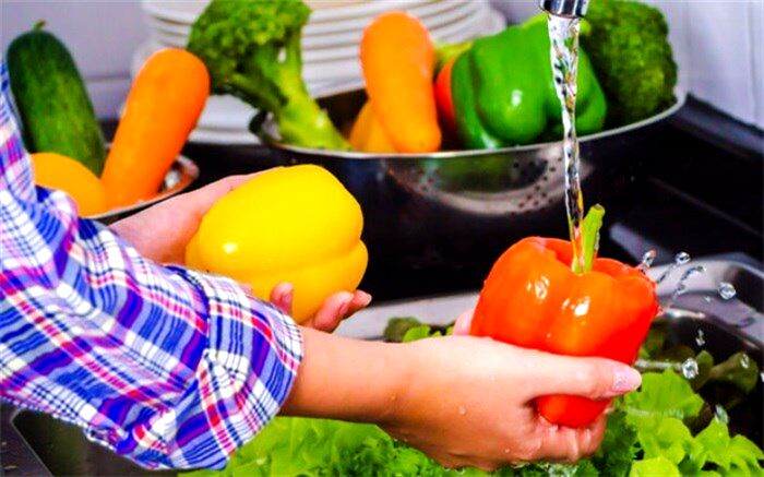 نحوه صحیح شست‌وشوی میوه و سبزی در روزهای کرونایی