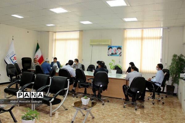 جلسه تولید محتوای پرورشی و فرهنگی شبکه آموزشی دانش آموزی شاد استان بوشهر