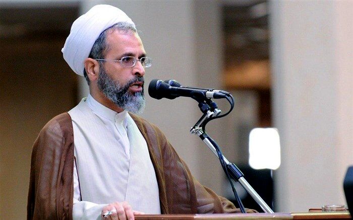 قدردانی مدیر حوزه‌های علمیه از حضور نقش‌آفرین ارتش در مبارزه با کرونا
