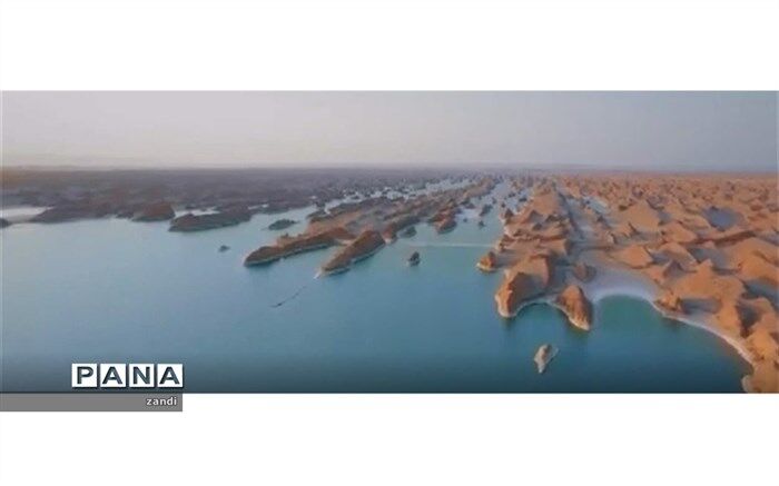 در یاچه ای در دل کویر