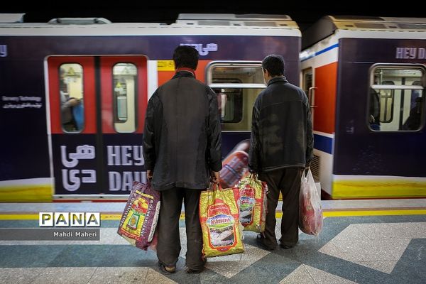 روزهای کرونایی  در مترو تهران