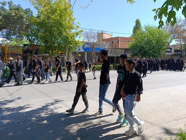 عاشورای حسینی در آشخانه و ۷۲ دیگ غذای نذری