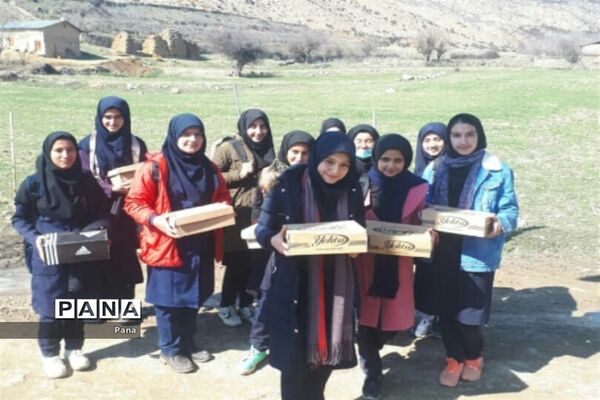 دانش‌آموزان دبستان شهدای روستای چالو