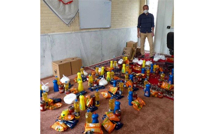 توزیع بسته‌های غذایی در آستانه  ماه مبارک رمضان در نی ریز