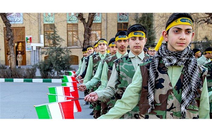 حضور و تجلیل دانش آموزان بسیج آذربایجان شرقی در منزل 1399 معلم همزمان با هفته معلم
