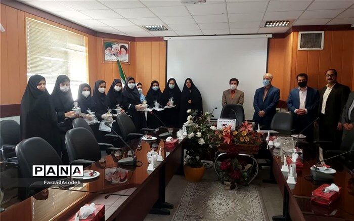 تقدیر از تعدادی  از دانش آموزان فعال در پویش مهربانی کاشمر