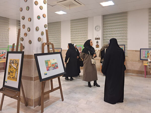 نمایشگاه آثار فرهنگی‌هنری جشنواره «زیر سقف خانه» در قم