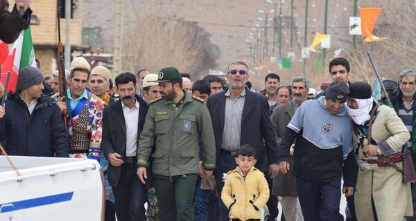 جامعه پرشورفرهنگیان و دانش آموزان در راهپیمایی ۲۲ بهمن منطقه بیرانوند