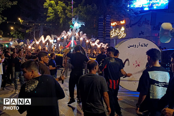 بجنورد یکپارچه در سوگ حسین(ع)