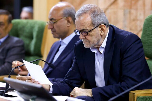 افتتاح ۴ پروژه مهم صنعتی، زیربنایی و کشاورزی در استان کرمانشاه با حضور پزشکیان