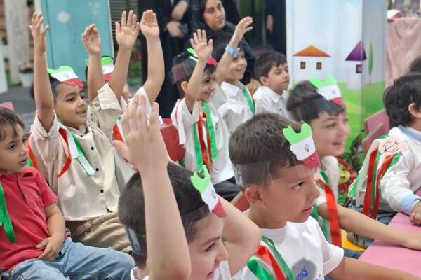 برگزاری جشن غنچه ها در مجتمع آموزشی میرداماد با حضور مدیر آموزش و پرورش ناحیه دو شهرری 