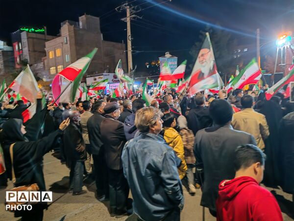 بلوار فضل، صحنه عشق و ارادت ملت به رهبر در شبی دیگر
