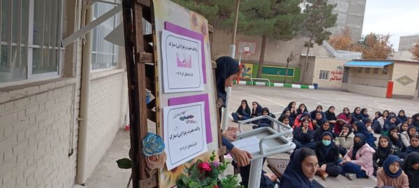 جشنواره کیک و دسر در دبیرستان کوثر فرهنگیان 