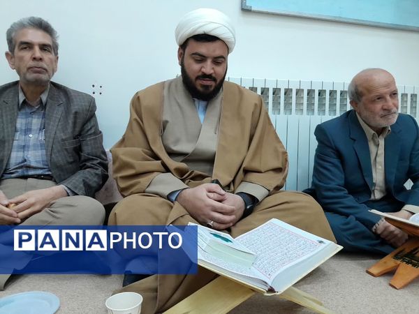 محفل انس با قرآن کریم همزمان با فرارسیدن ماه مهمانی خدا در کاشمر