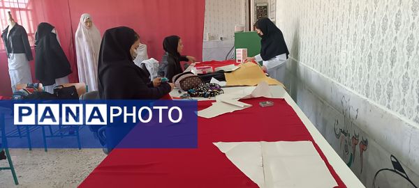 بزرگداشت روز خیاطی در هنرستان تلاش گندمان 