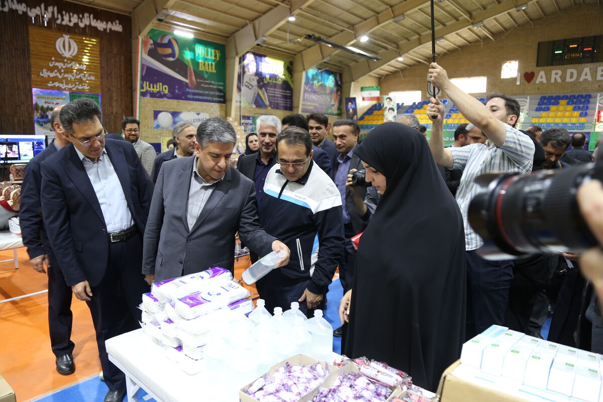 رونمایی و توزیع تجهیزات ورزشی و بهداشتی «کاروان مهر با نشاط» در مدارس استان اردبیل