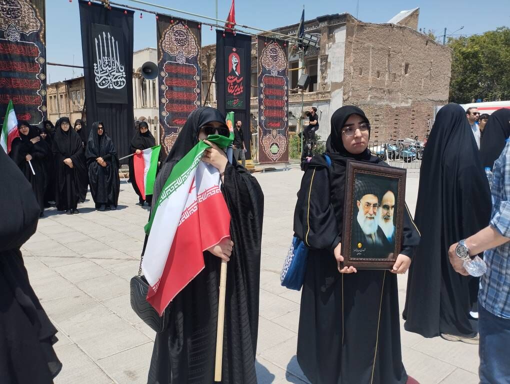 جاماندگان آذربایجان شرقی با چشمانی اشک‌بار به امید روز رجعت با رهبر شهید