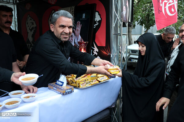 موکب وزارت آموزش و پرورش از از زائران و تشییع‌کنندگان پیکر رهبر شهید