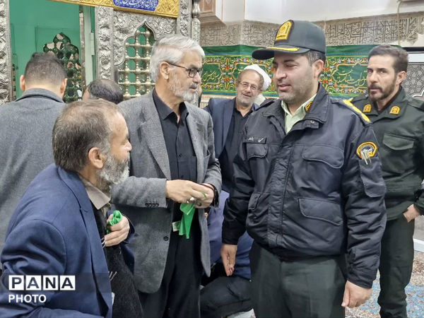 آیین جزءخوانی نوجوانان قمی در بقعه ابن بابویه 