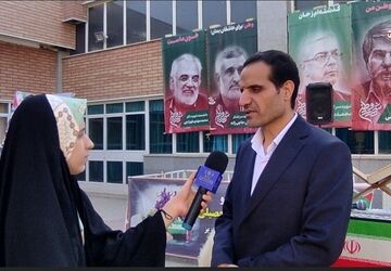مراسم  صبحگاه ویژه بزرگداشت هفته دفاع مقدس در اداره آموزش و پرورش ناحیه دو اصفهان 