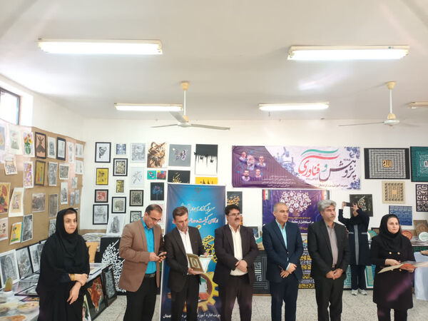 تقدیر هم‌زمان با هفته پژوهش و فناوری از ۱۵ معلم و دانش‌آموز پژوهشگر برتر در بهبهان 