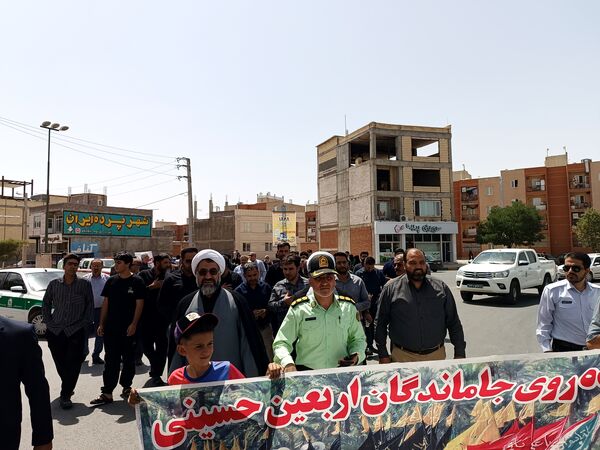 برگزاری پیاده‌روی جاماندگان اربعین حسینی در دهگلان با حضور پرشور مردم