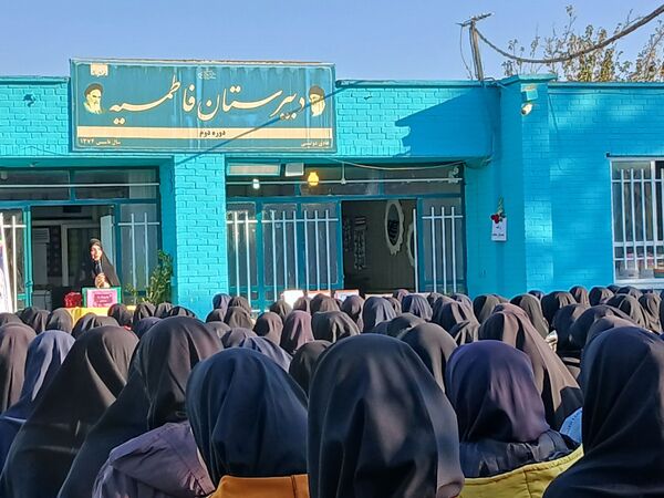 افتتاحیه طرح همیاران معلم در دبیرستان دخترانه فاطمیه