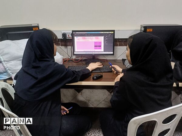 تقدیر از مهندسان آینده در دبیرستان فدک