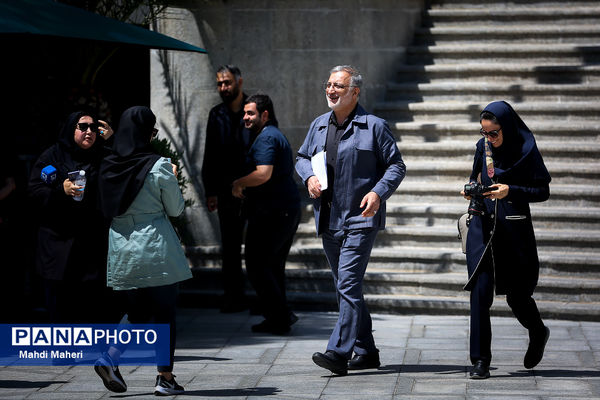 حاشیه جلسه هیات دولت - 27 تیر