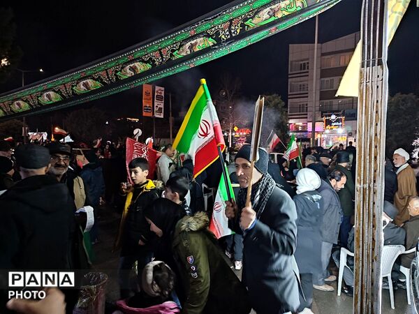 بلوار فضل، صحنه عشق و ارادت ملت به رهبر در شبی دیگر
