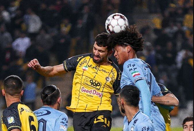 چادرملو در دقایق پایانی مغلوب سپاهان شد 