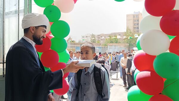 همزمان با سراسر کشور زنگ جوانه‌ها در یاسوج به صدا در آمد