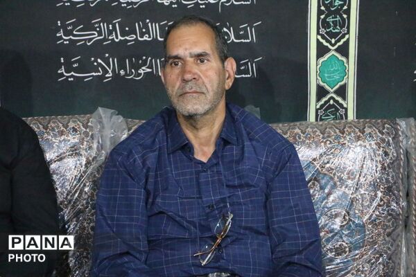 روضه‌خوانی کنار ریل قطار یزد؛ آیینی متفاوت در مسیر عبور شهروندان