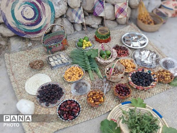 عطر خرما با جشن میلاد پیامبر (ص) در روستای بناب