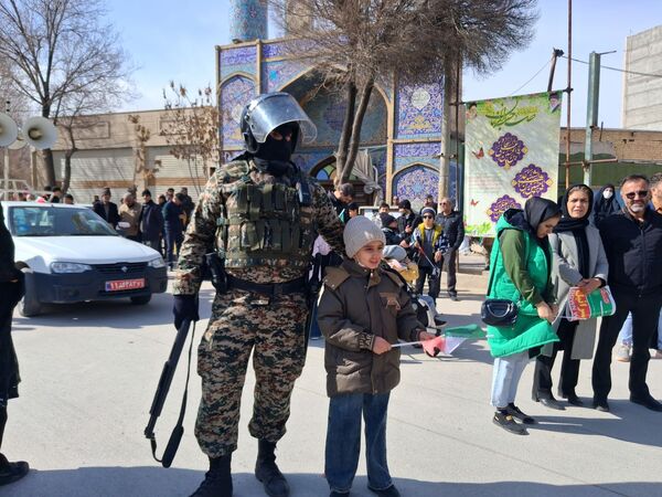 خروش مردم غیور شهرستان بروجن در راهپیمایی ۲۲ بهمن