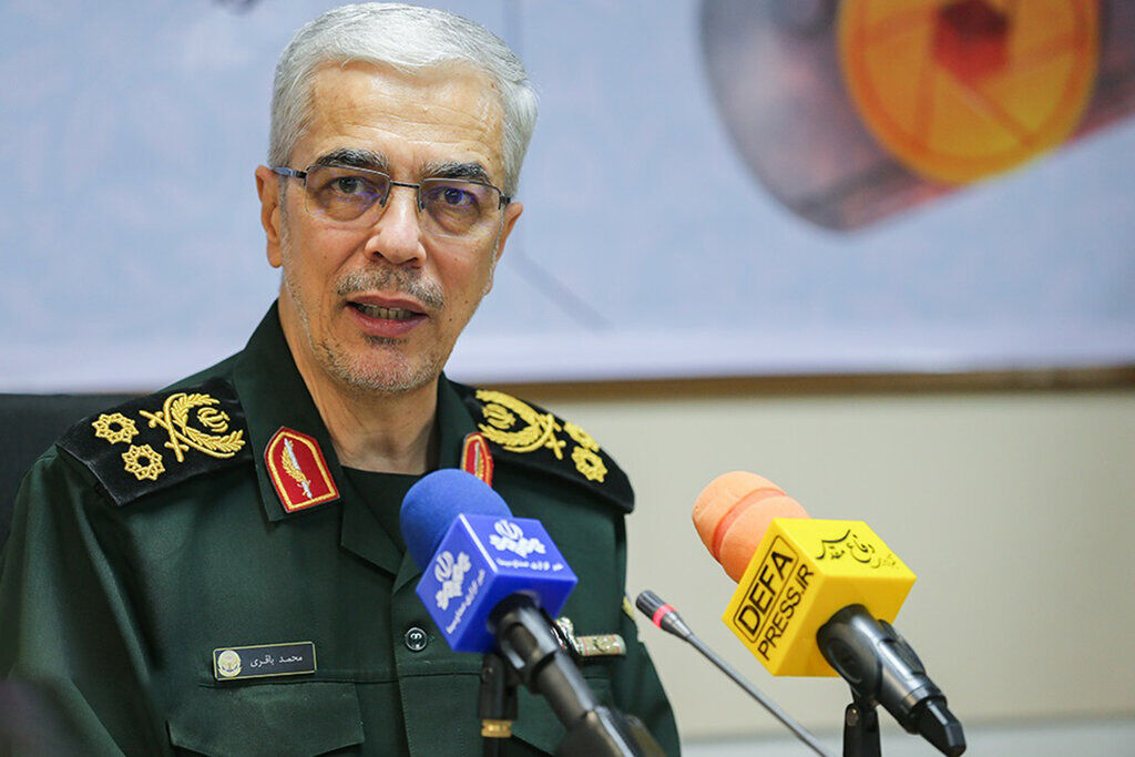 سرلشکر باقری: تجهیزات وزارت دفاع متناسب با نبردهای روز دنیاست